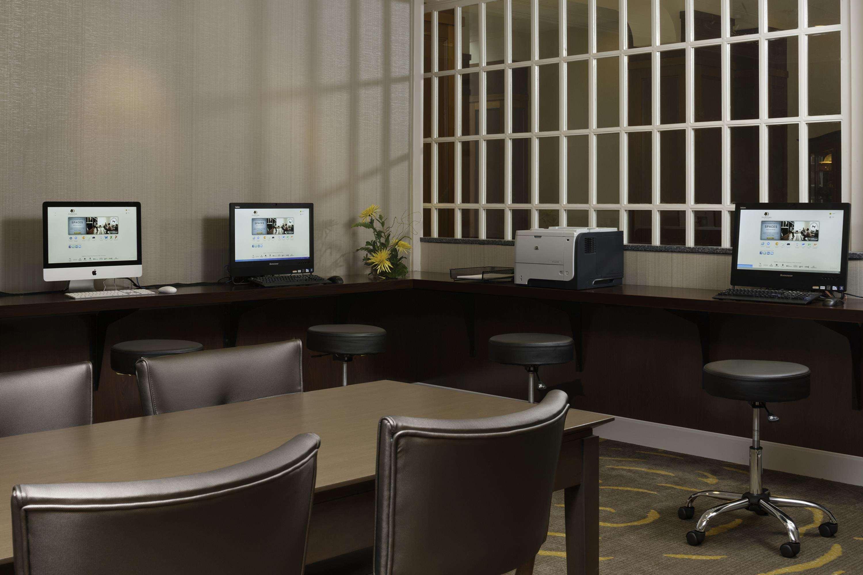 Doubletree By Hilton Hotel וויליאמסבורג מראה חיצוני תמונה